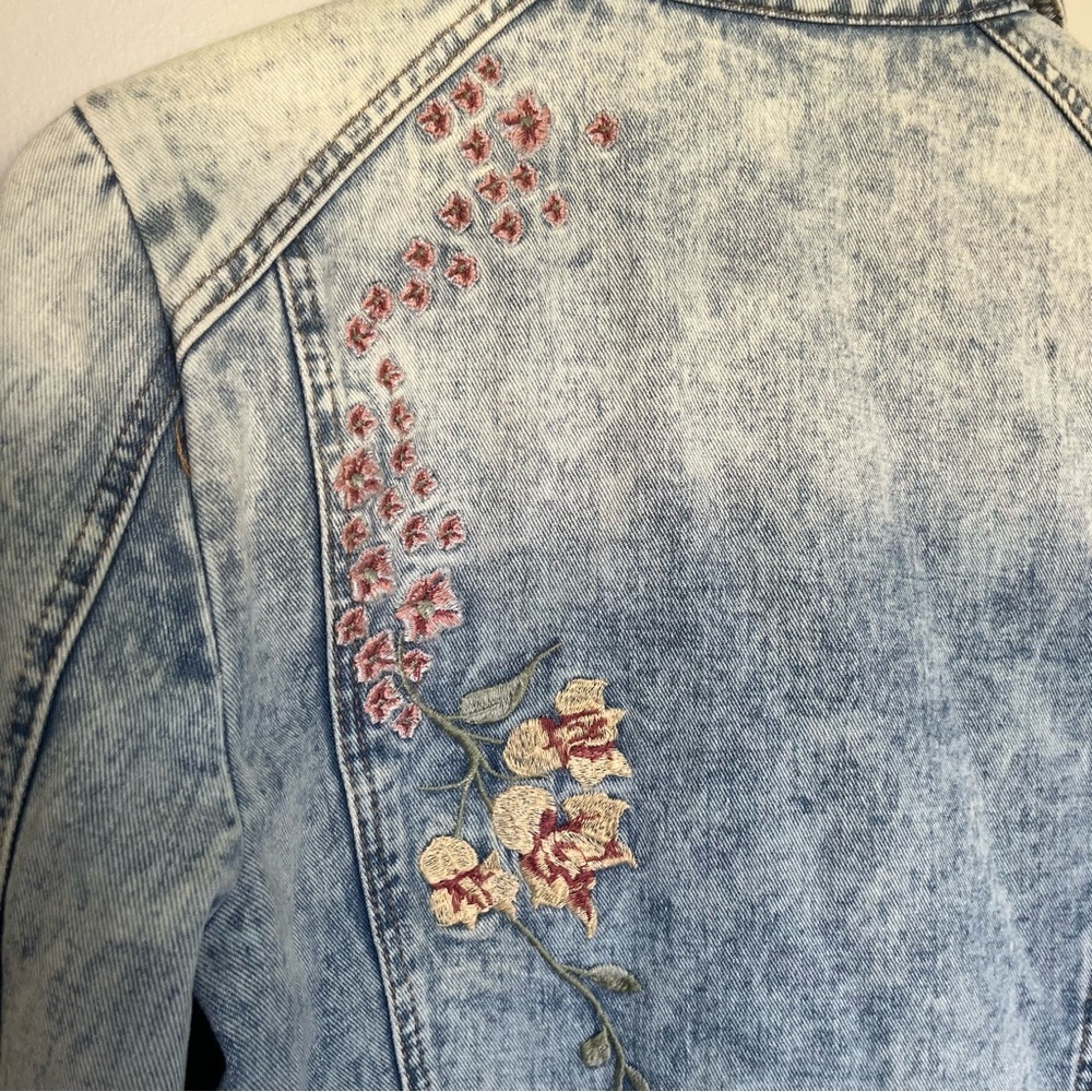 Floral Embroidered Light Blue Jean Jacket - Picture 13 of 16